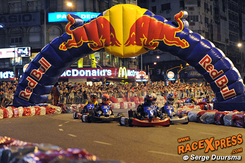 Chaos en forse klappers bij RedBull event